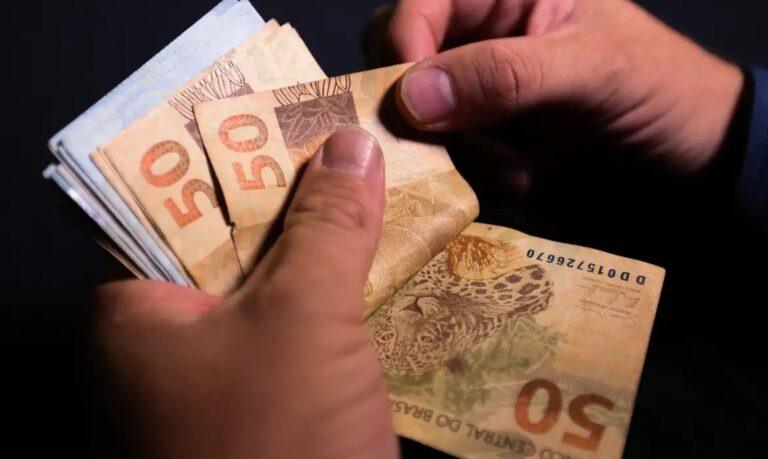 Reajuste do mínimo em 2026 custará R$ 4,28 bilhões aos municípios