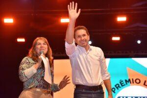 Prefeito Vilela celebra premiação de 9 escolas de Aparecida  no Prêmio  Leia 2026