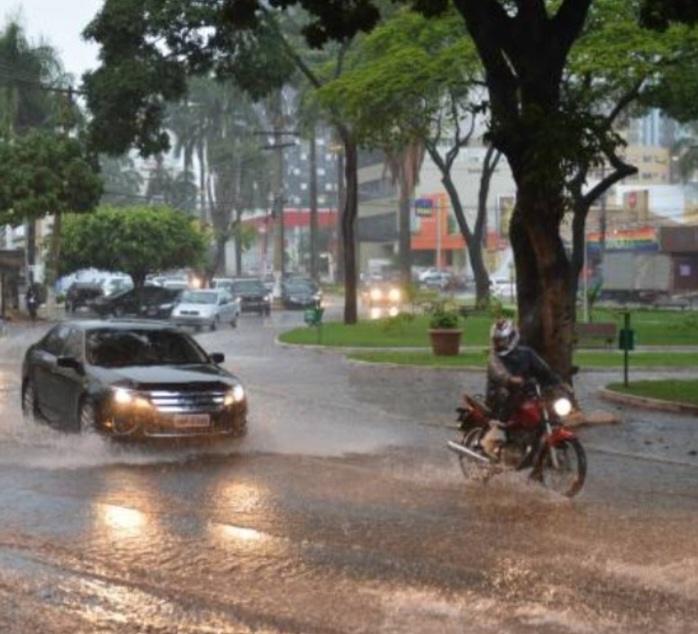 Goiânia entra  em alerta para risco de enxurradas e alagamentos  nesta  quarta-feira (25)