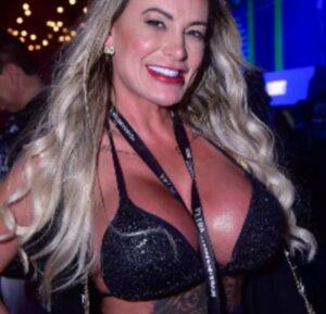 Andressa Urach anuncia criação de instituto para apoiar profissionais do sexo