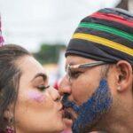 Dia  do Beijo expõe  riscos de mau hálito  e da transmissão  de doenças pela saliva