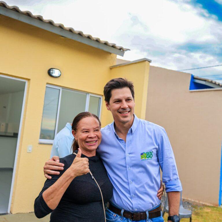 Daniel Vilela garante casa própria a 80 famílias na região Norte de Goiás