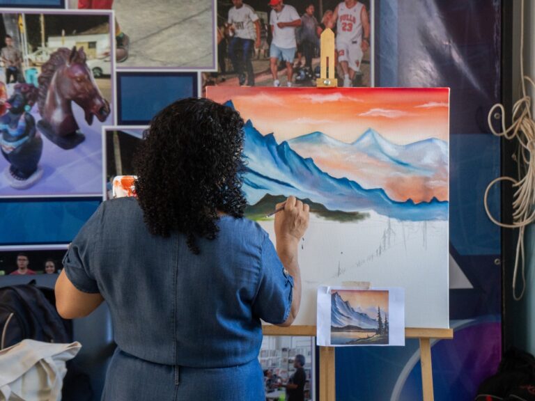 Senador Canedo promove exposição “Arte em Cores” com pinturas produzidas por alunos da Secult