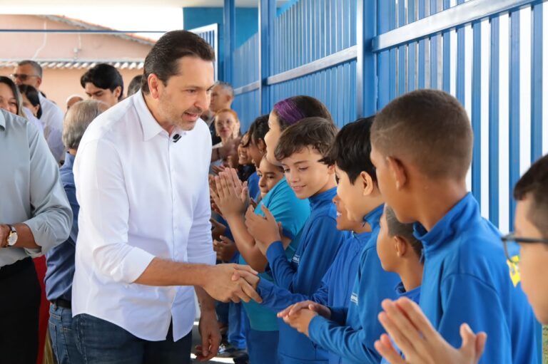 Rede municipal de ensino de Aparecida melhora desempenho no IDEB em 2025